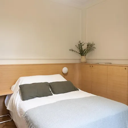 Apartment Beautiful Cocoon Of In The 16th