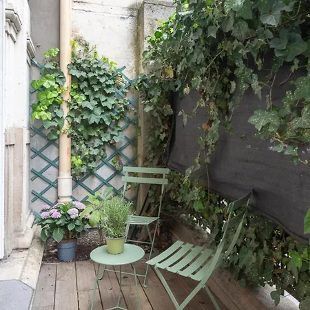 Beautiful Cocoon Of In The 16th Apartment Paris